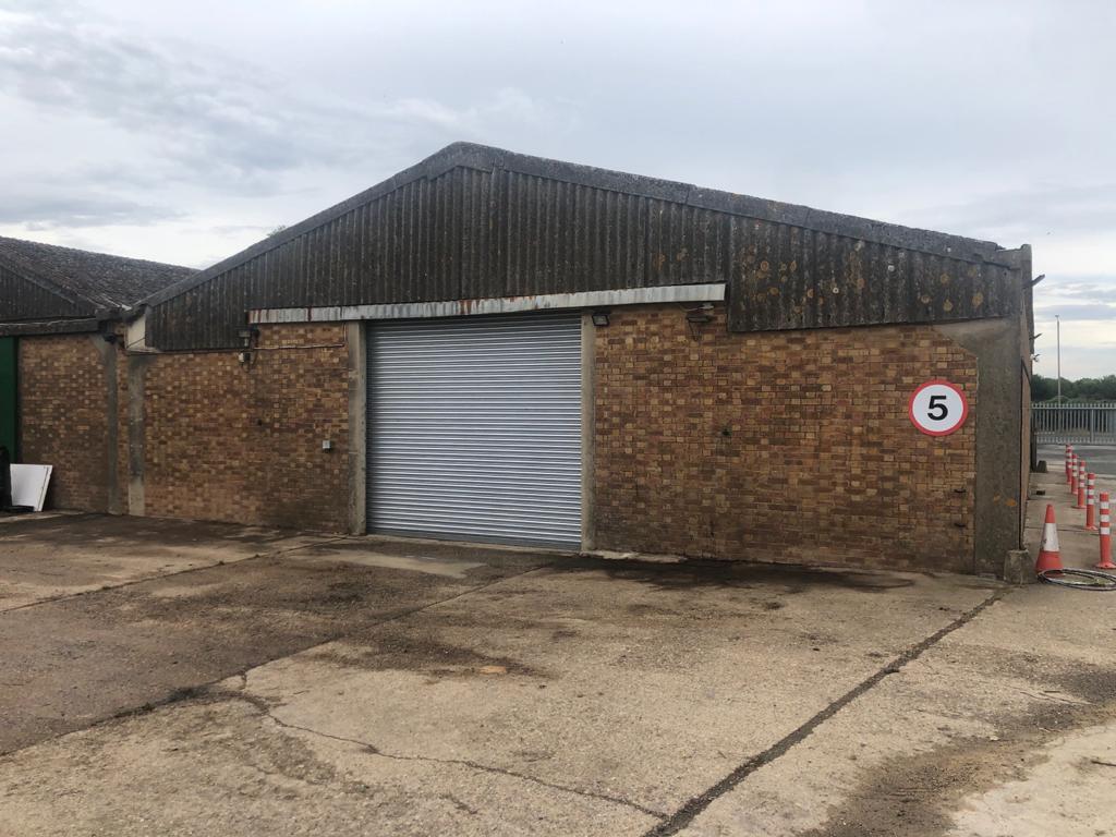 2,700sqft storage unit to rent in Iver