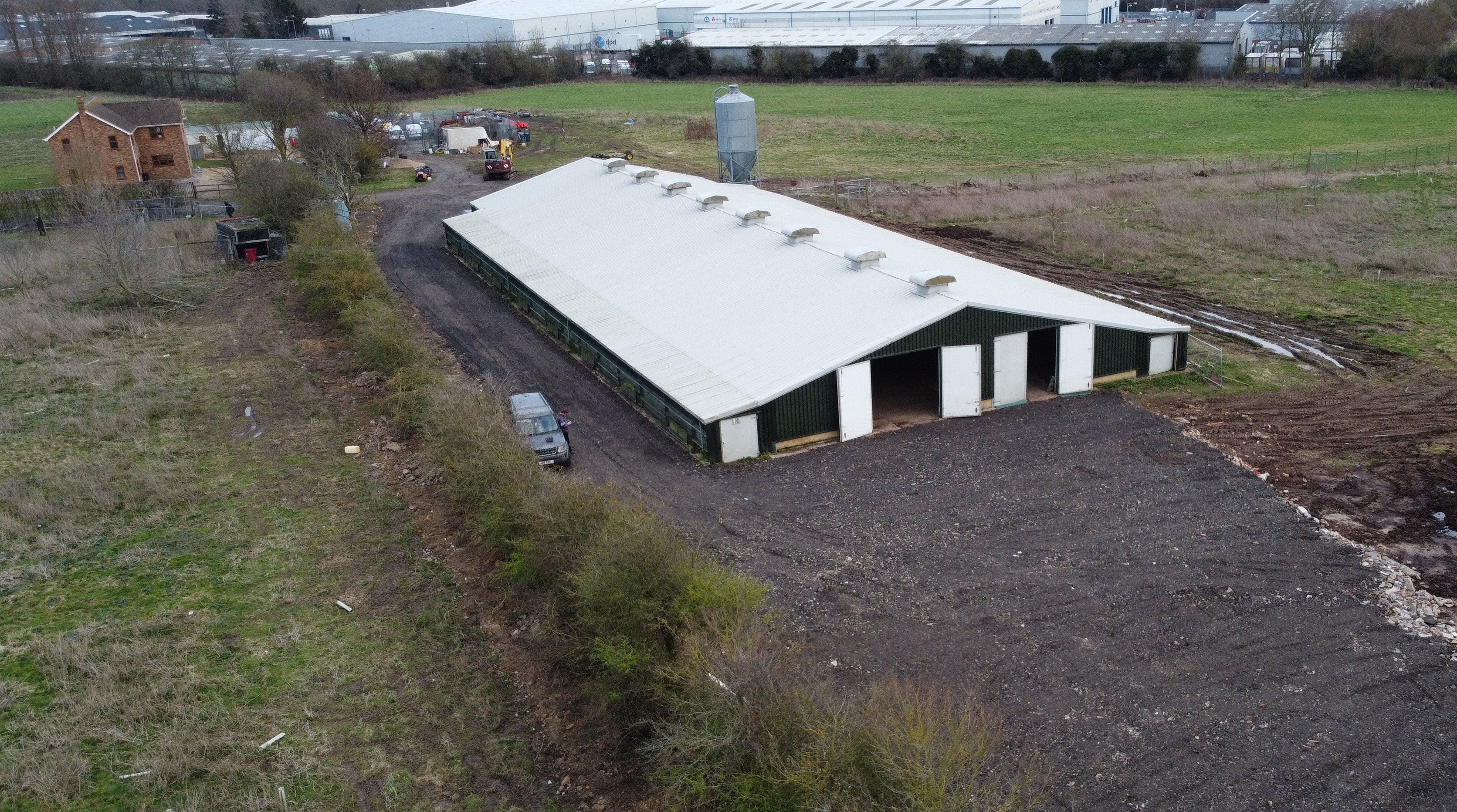 10,000sqft storage unit to rent in Iver