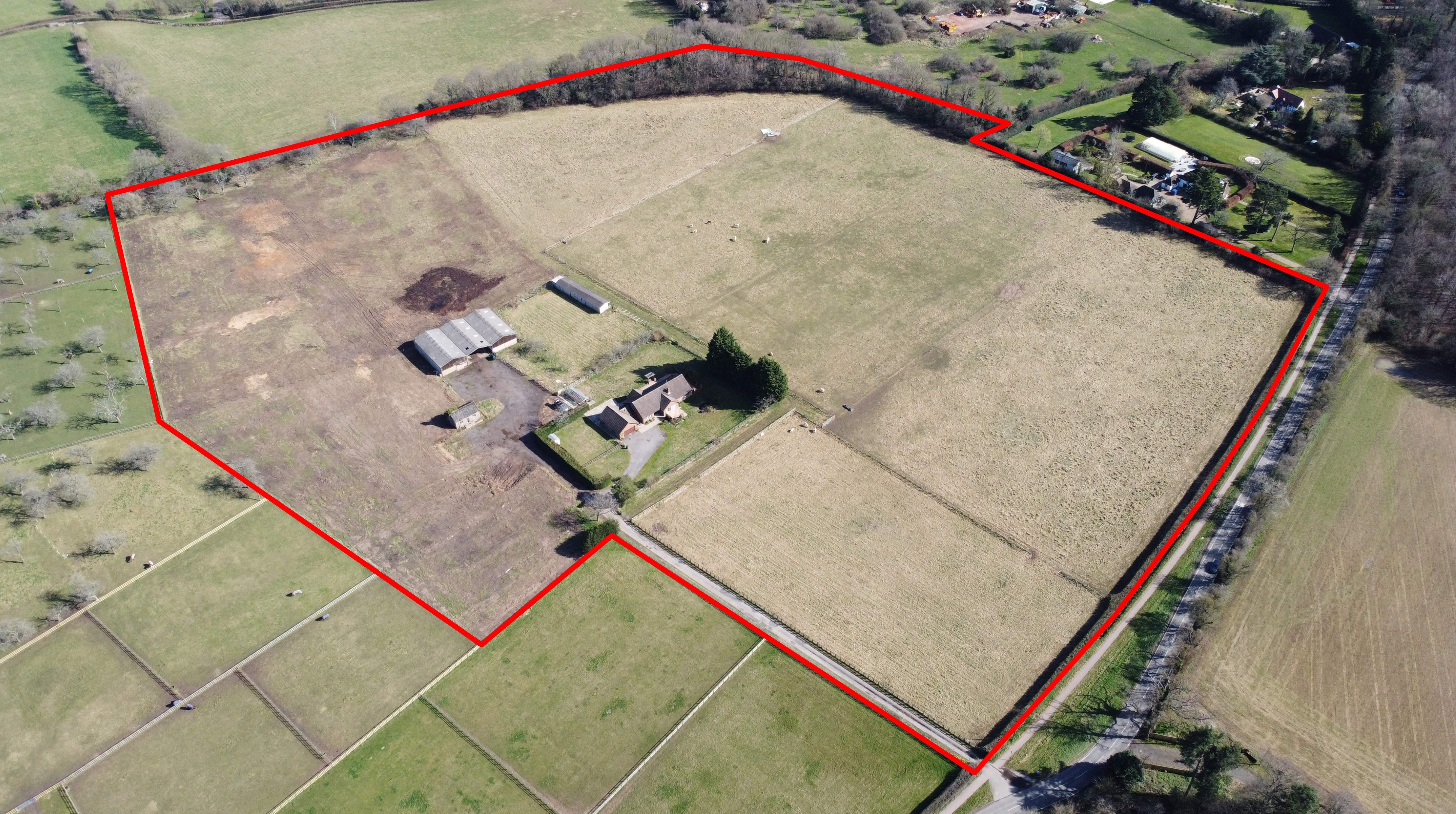 24 ACRE FARM IN CHALFONT ST GILES